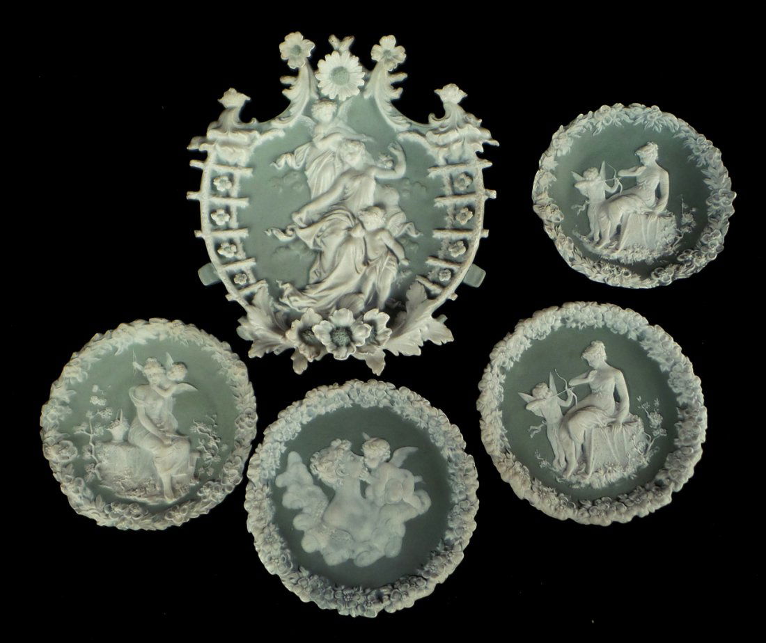 Five Pâte-sur-pâte Jasperware Articles (1 of 7)