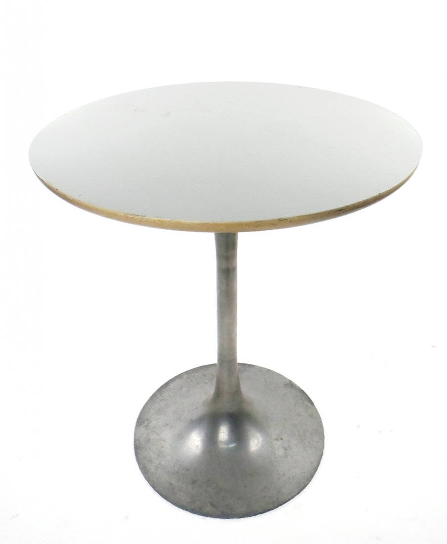 Saarinen Pedestal Table (1 of 7)