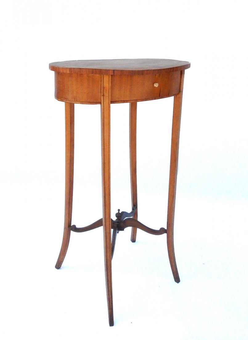 Hepplewhite-Style Lamp Stand (1 of 7)