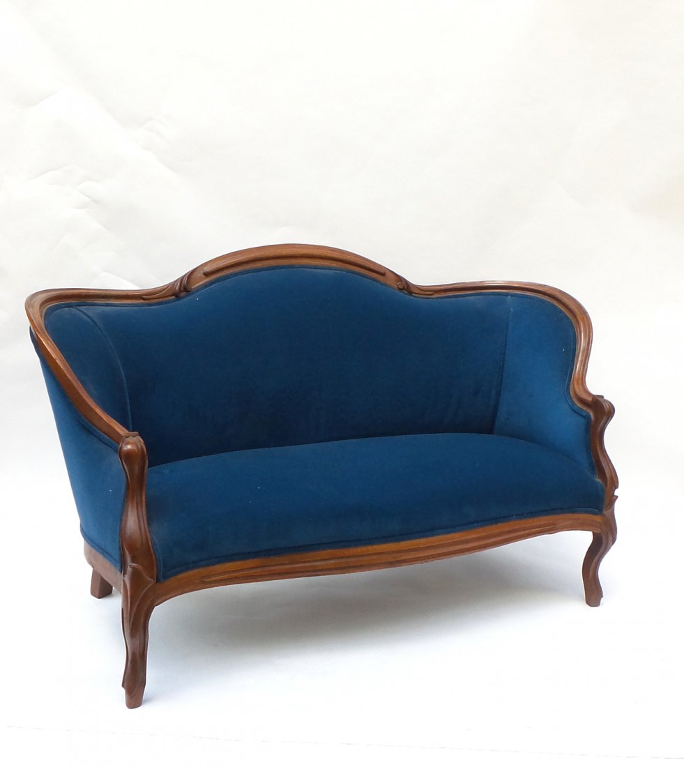 Victorian Sofa (1 of 8)