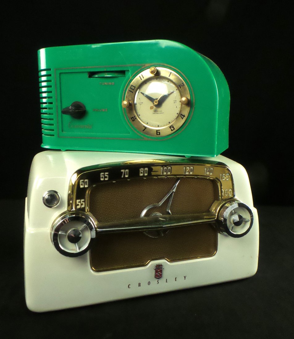 Two Vintage Radios (1 of 9)