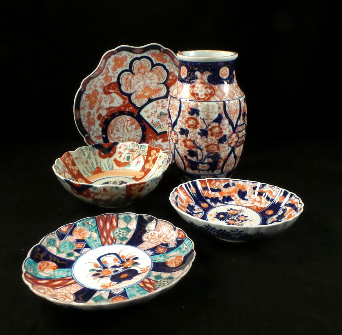 Five Imari Porcelain Table Articles (1 of 6)
