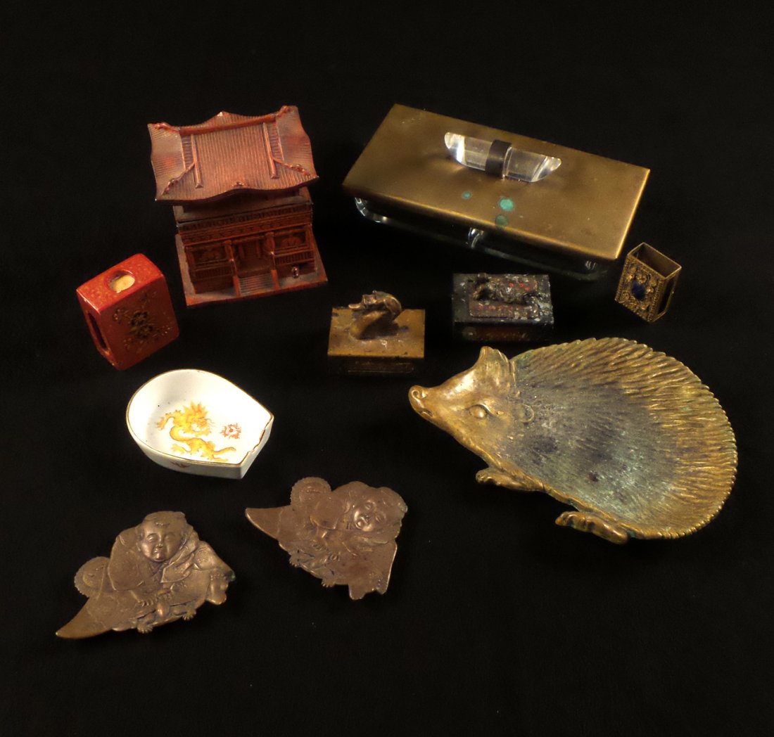 Tobacciana: Various Smoking Accessories (1 of 6)