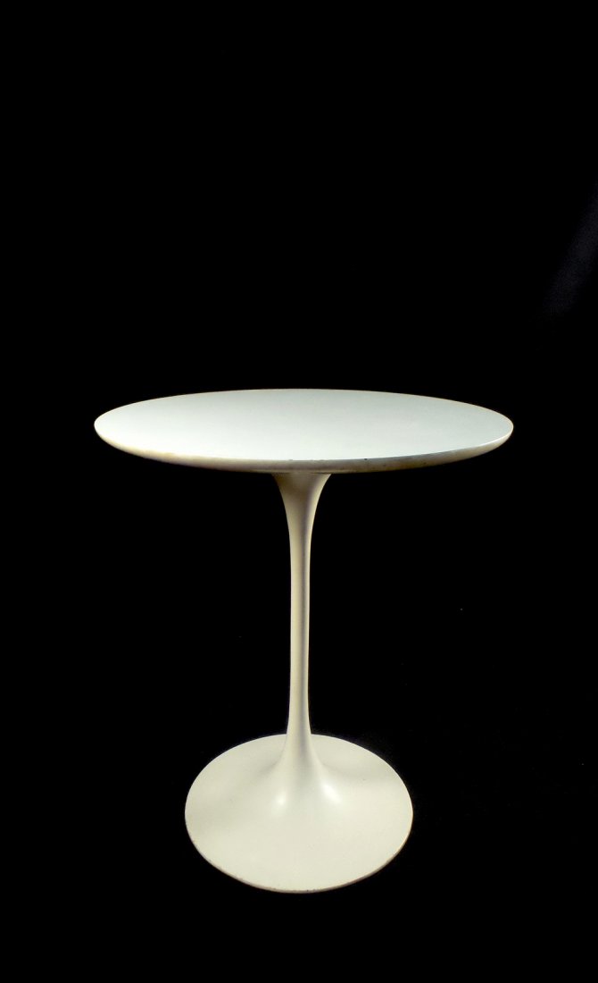 Saarinen "R3" Table (1 of 5)