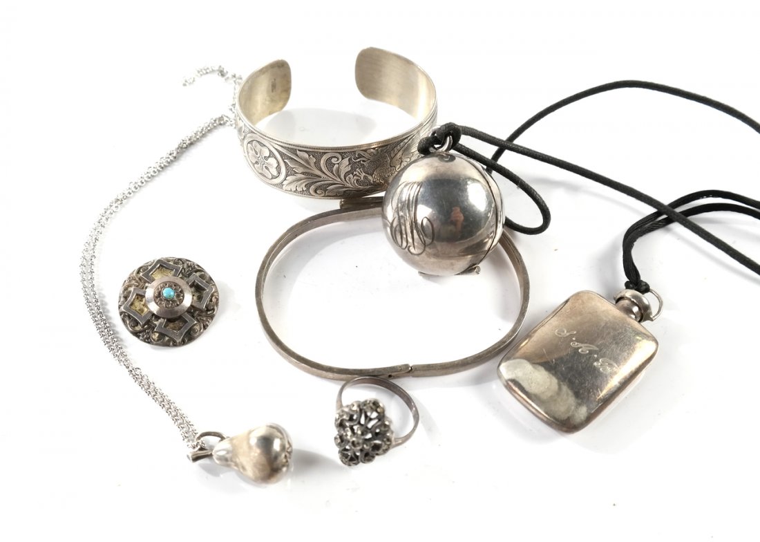 Asst'd Vintage & Antique Silver Articles (1 of 4)