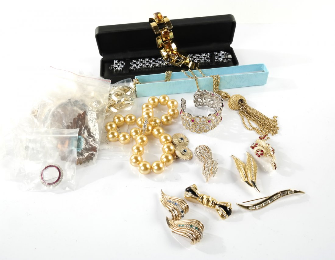 Assorted Designer Costume Jewelry (1 of 5)