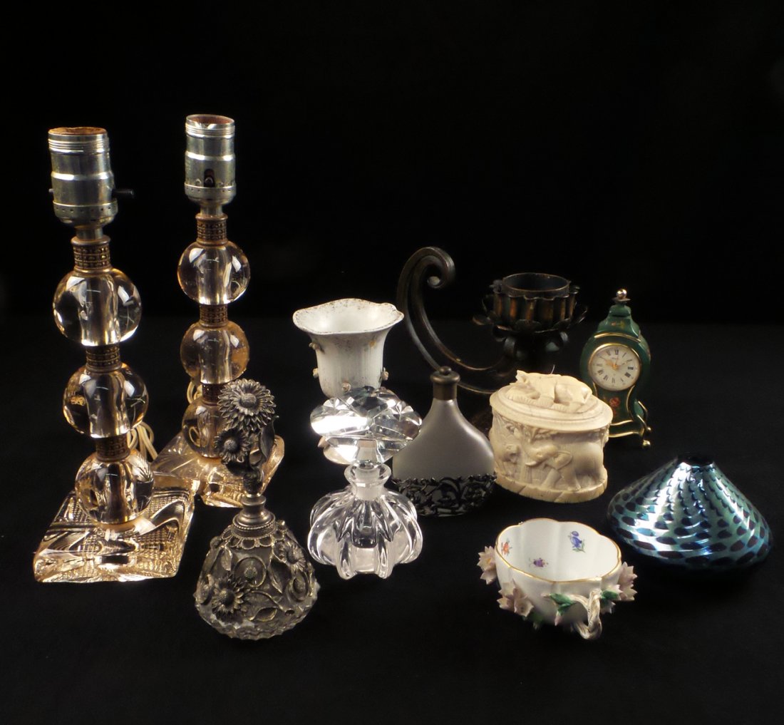 Assorted Table Articles (1 of 9)