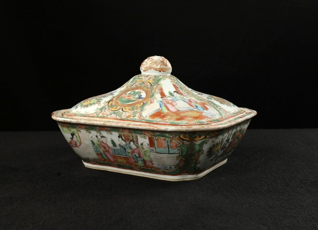 Rose Medallion Covered Entree Dish (1 of 8)
