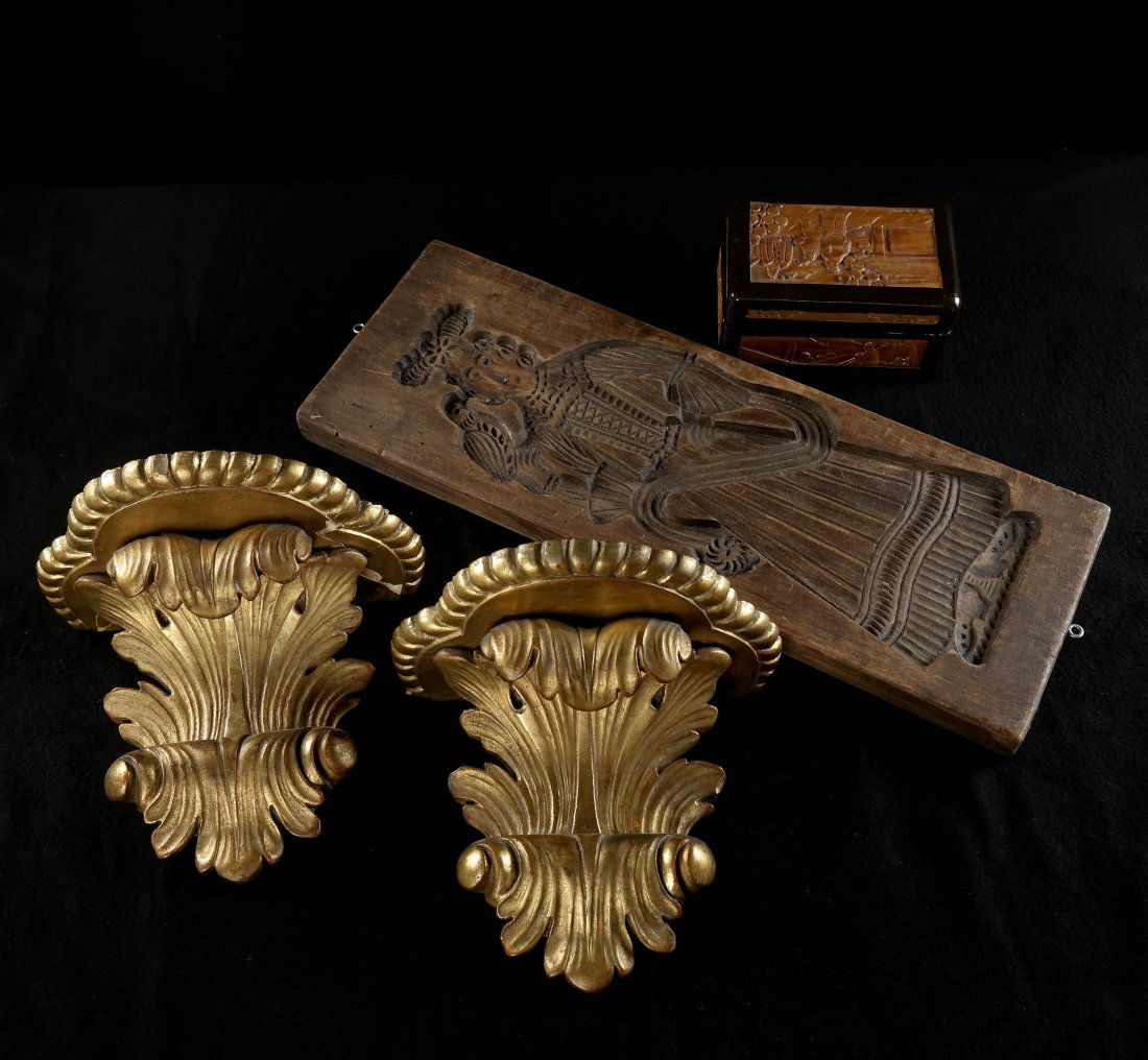 Pair of Brackets and Wood Mold (1 of 5)