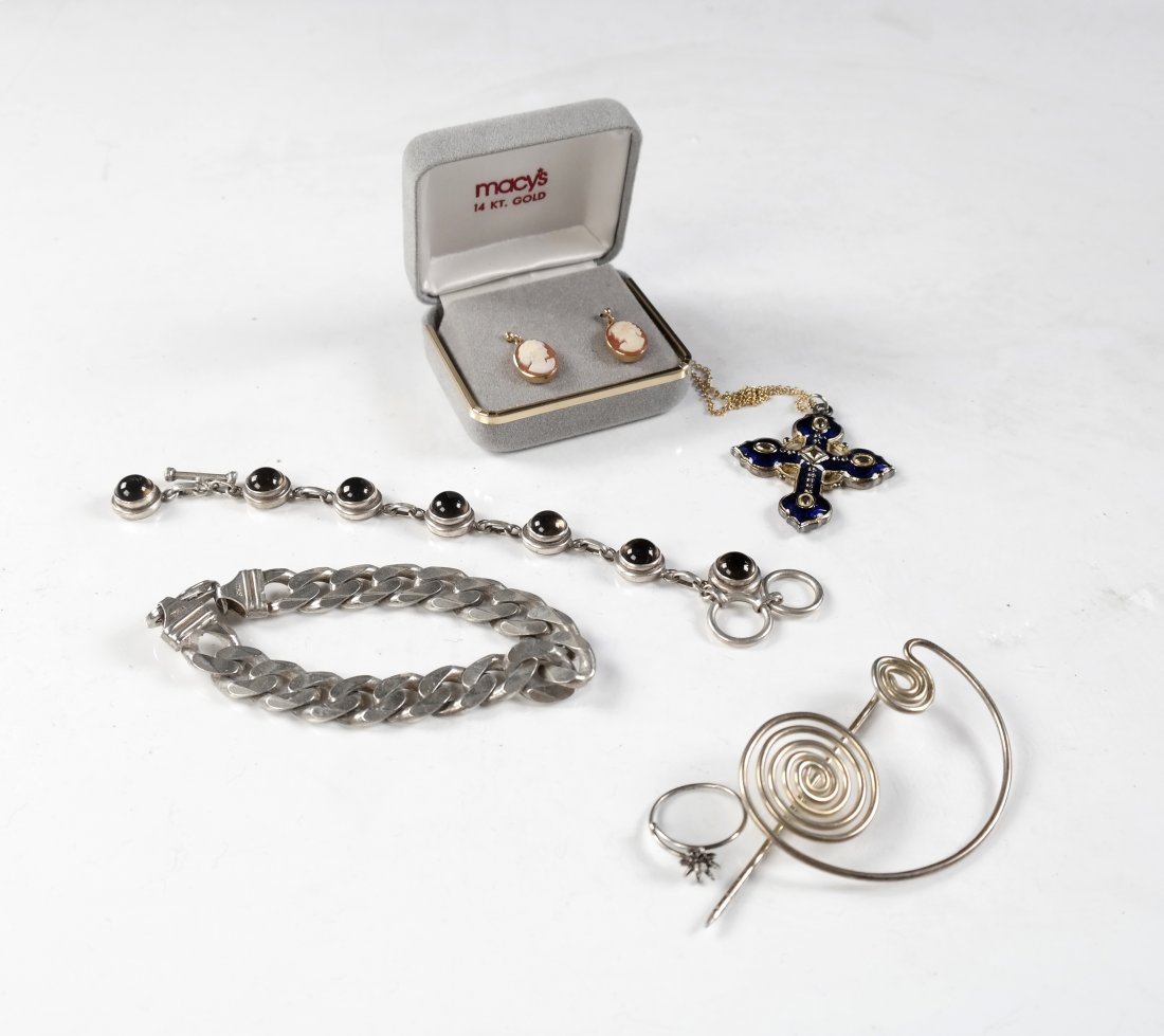 Six Assorted Pieces of Jewelry (1 of 4)