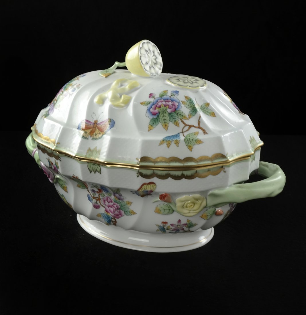 Herend Covered Tureen with Lemon Finial (1 of 6)