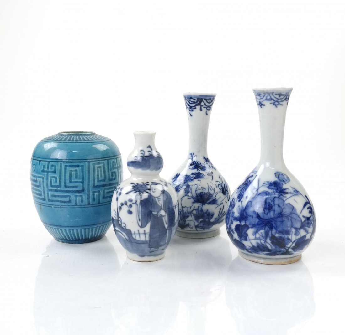 4 Diminutive Chinese Porcelain Vases (1 of 7)