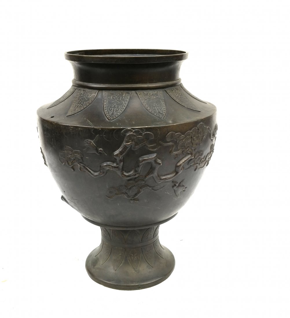 Japanese Bronze Urn (1 of 7)