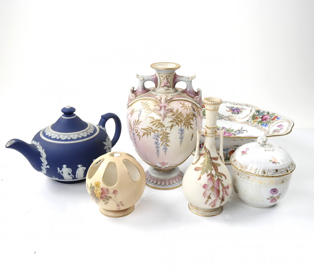 Six Porcelain Articles (1 of 6)