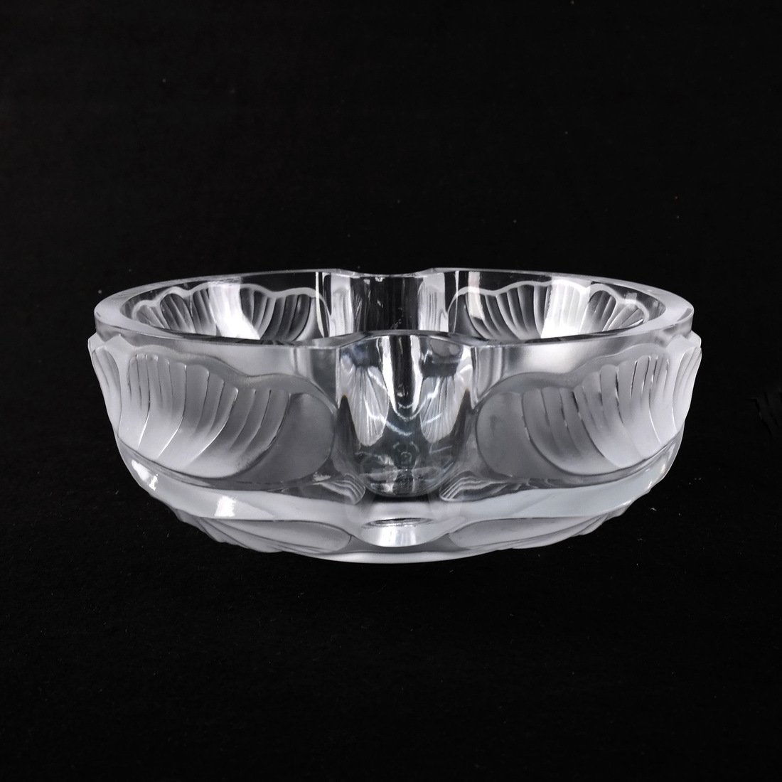 Large Lalique "Arums" Leaf Bowl (1 of 6)
