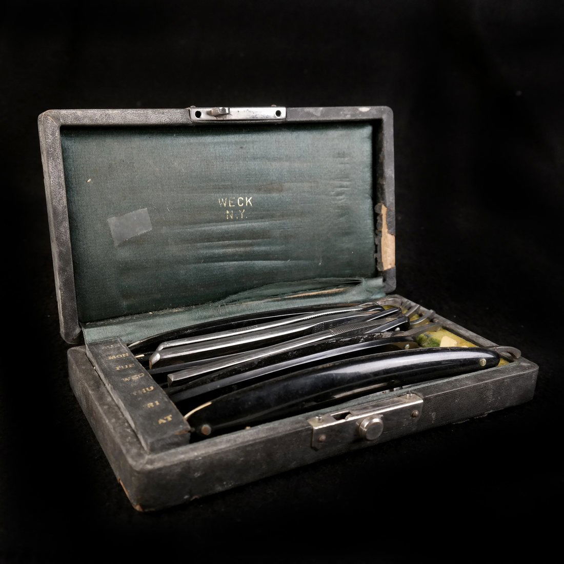 Lot of Seven Straight Razors (1 of 8)