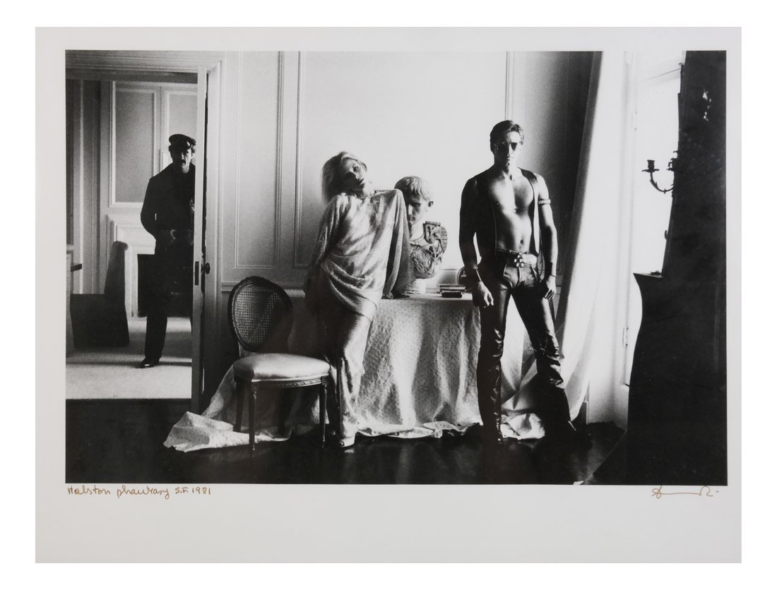 Pair Black and White Fashion Photos (1 of 10)