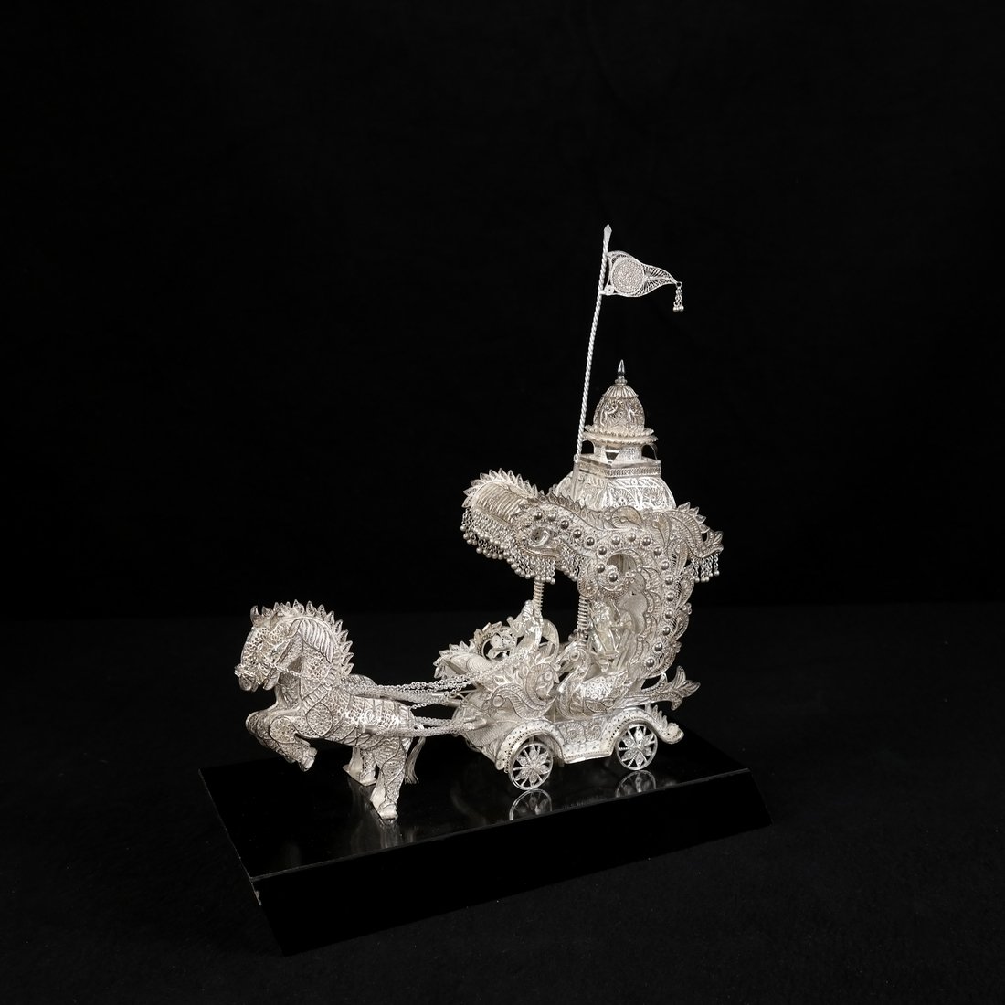 Silver Filigree Chariot (1 of 7)