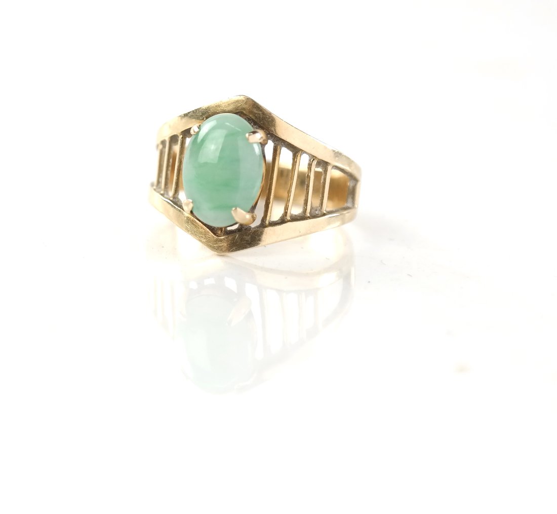 Jade Cabochon Ring (1 of 6)