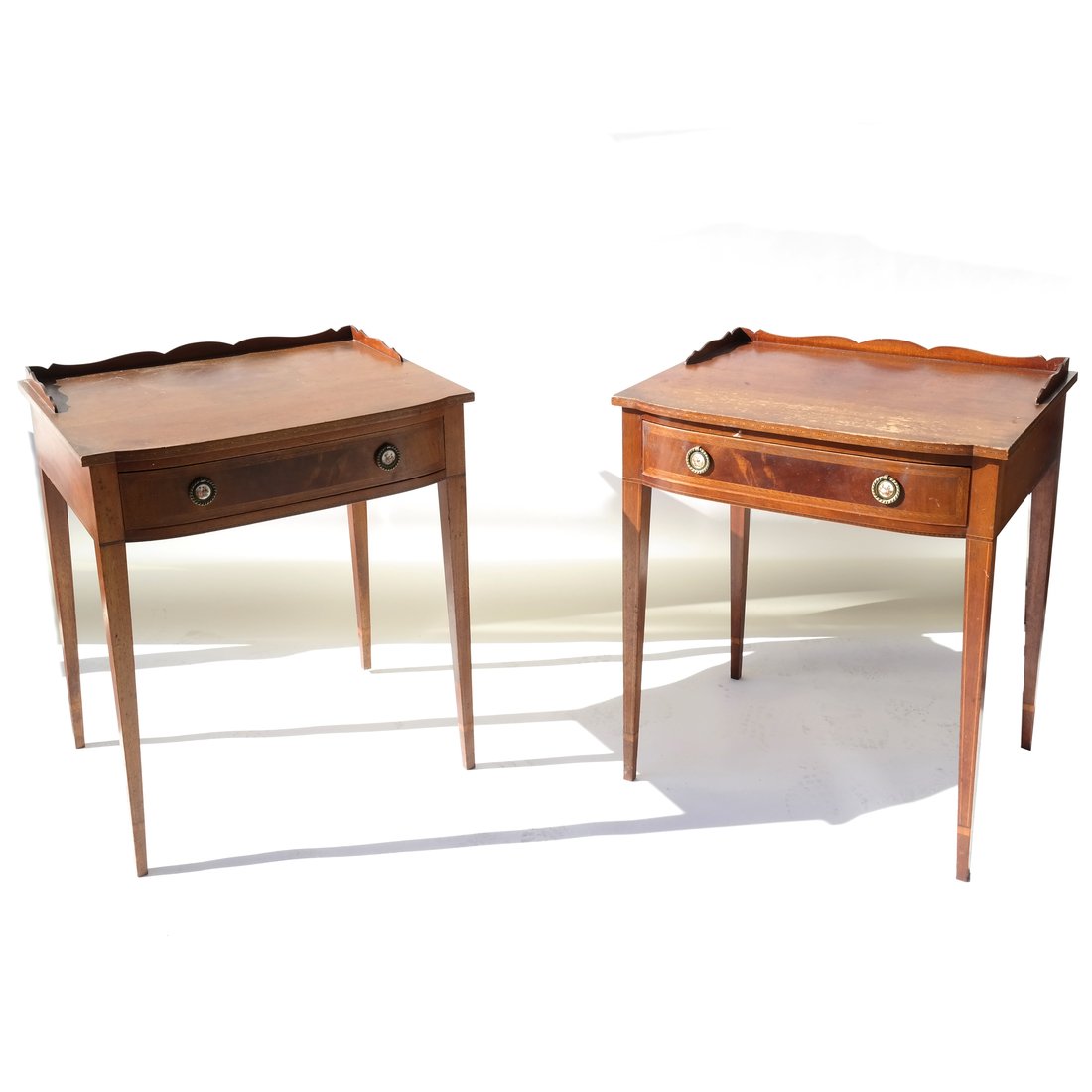 Pair of Sheraton-Style End Tables (1 of 8)