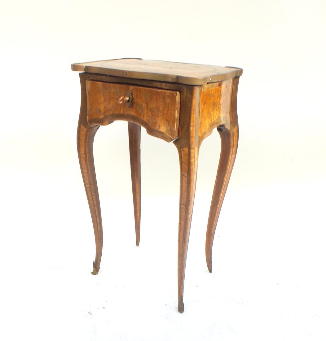 French Inlay Side Table (1 of 8)