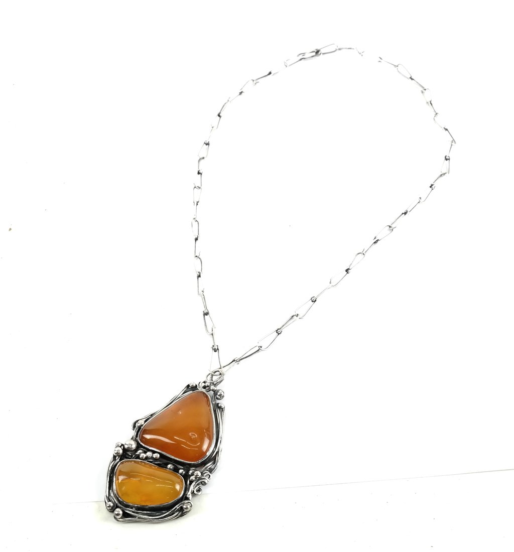 Polish Silver & Amber Pendant With Chain (1 of 7)