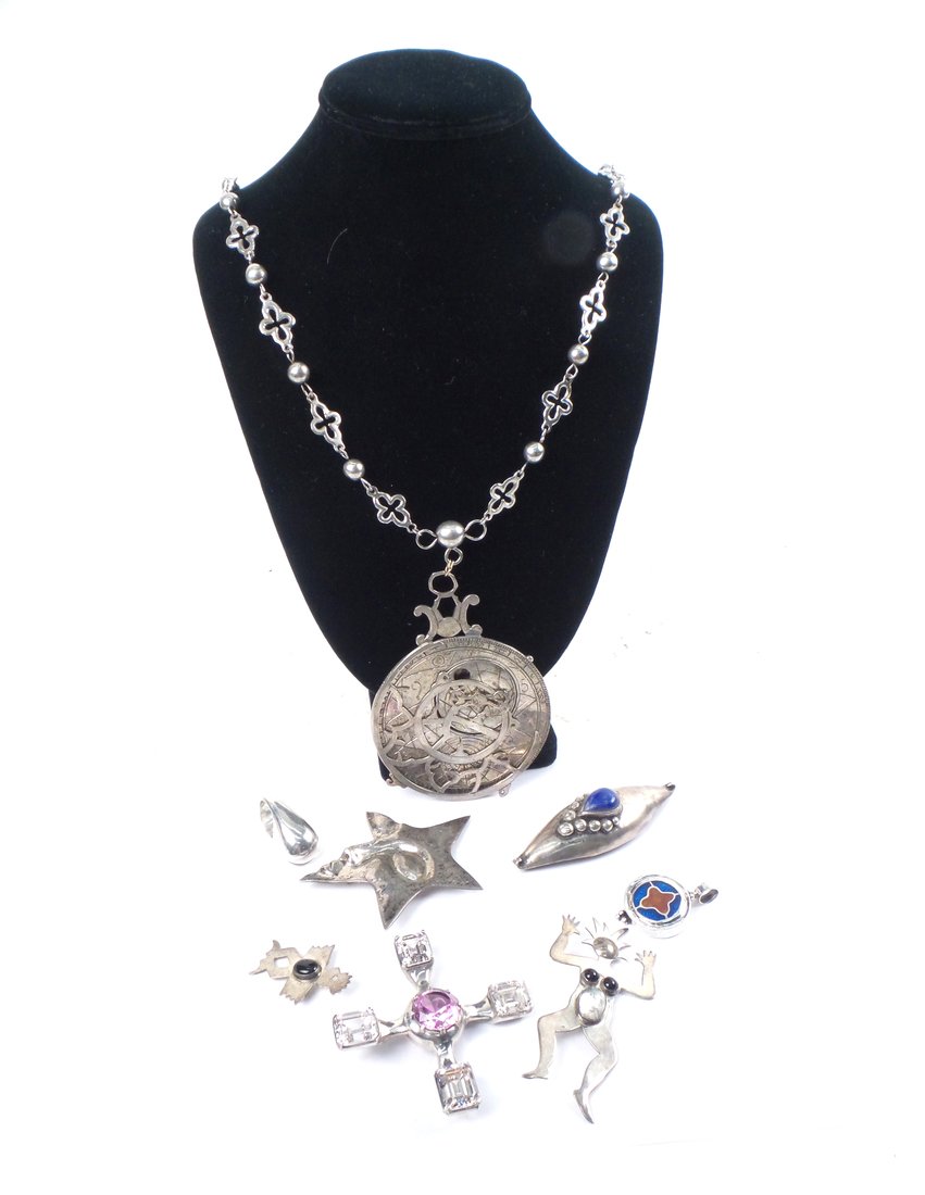 Eight Sterling Silver Items (1 of 8)