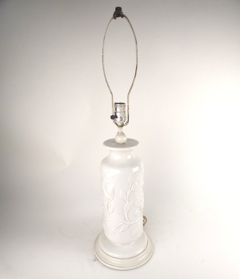White Ceramic Lamp (1 of 5)