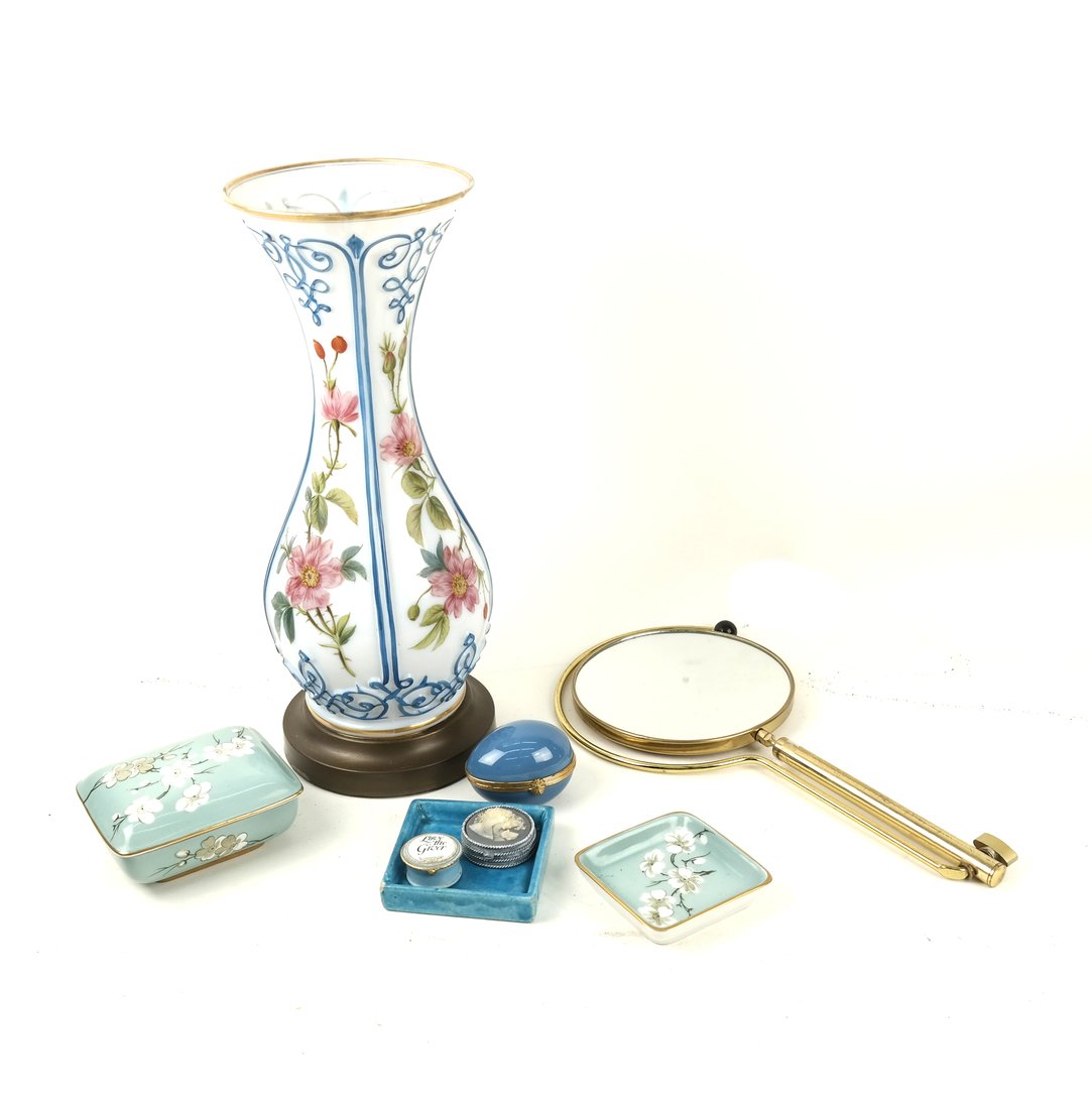 8 Assorted Decorative Items (1 of 5)