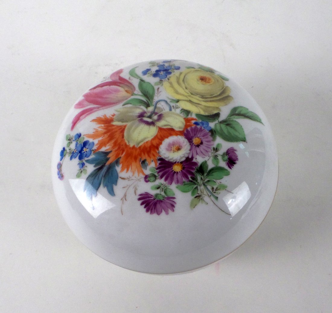 Meissen Covered Vanity Box (1 of 4)
