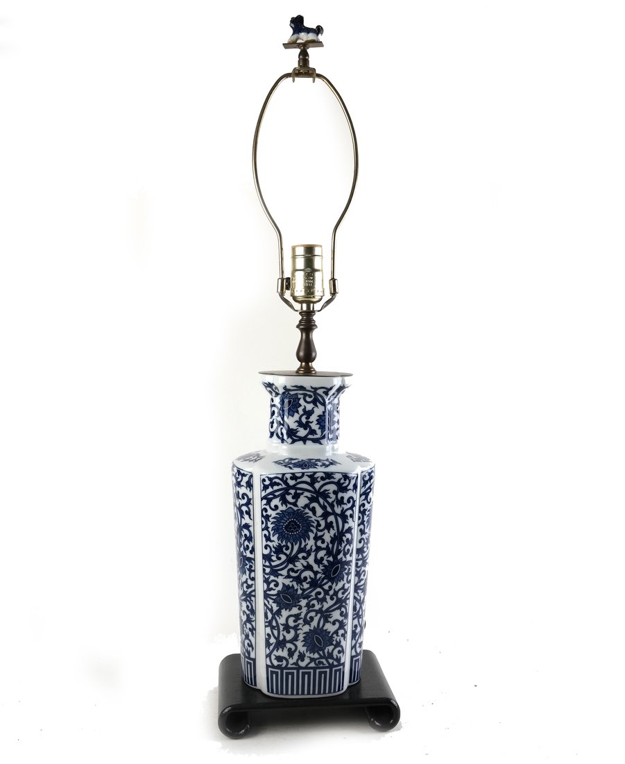 Chinese Porcelain Table Lamp (1 of 8)