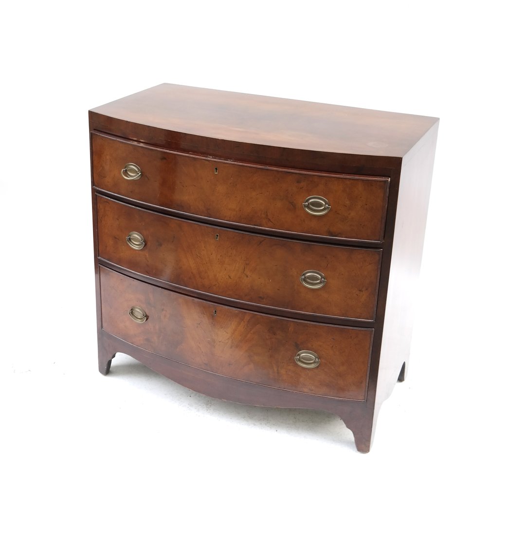 Sheraton Style Bow Front Chest (1 of 8)