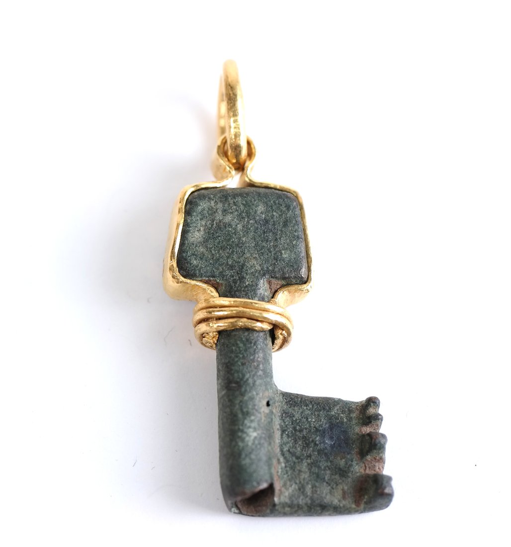 22-24k Gold Wrapped Roman Bronze Key (1 of 4)