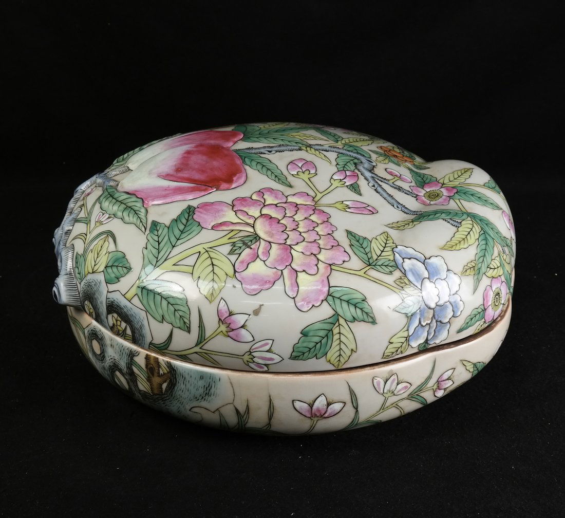Chinese Export Porcelain Box (1 of 8)