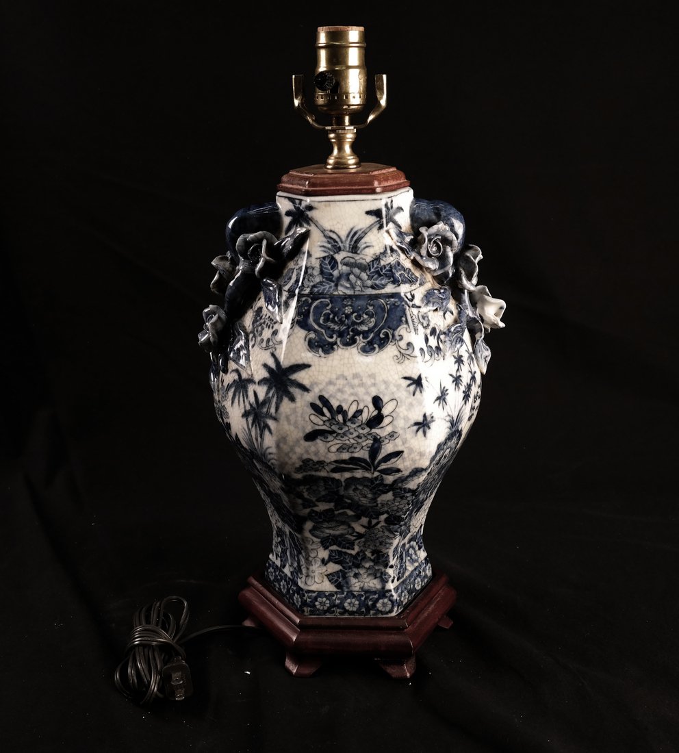 Chinese Export-Style Porcelain Lamp (1 of 6)