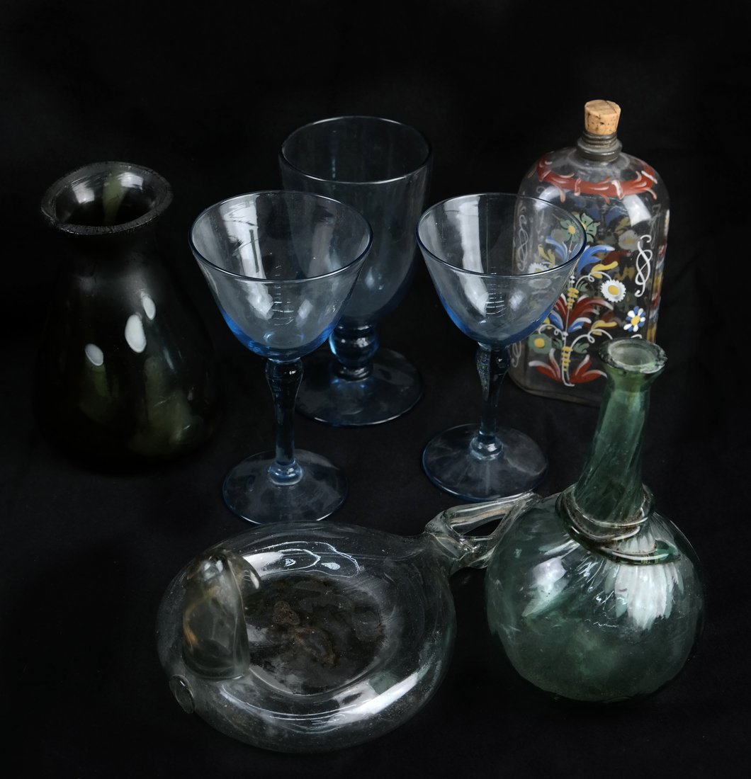 Seven Various Glass Articles (1 of 7)