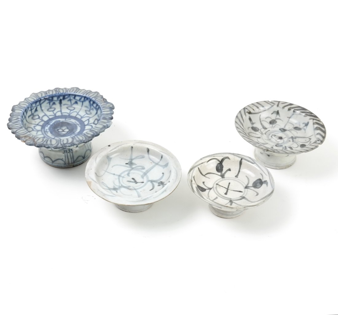 Lot of Four Chinese Footed Dishes (1 of 9)