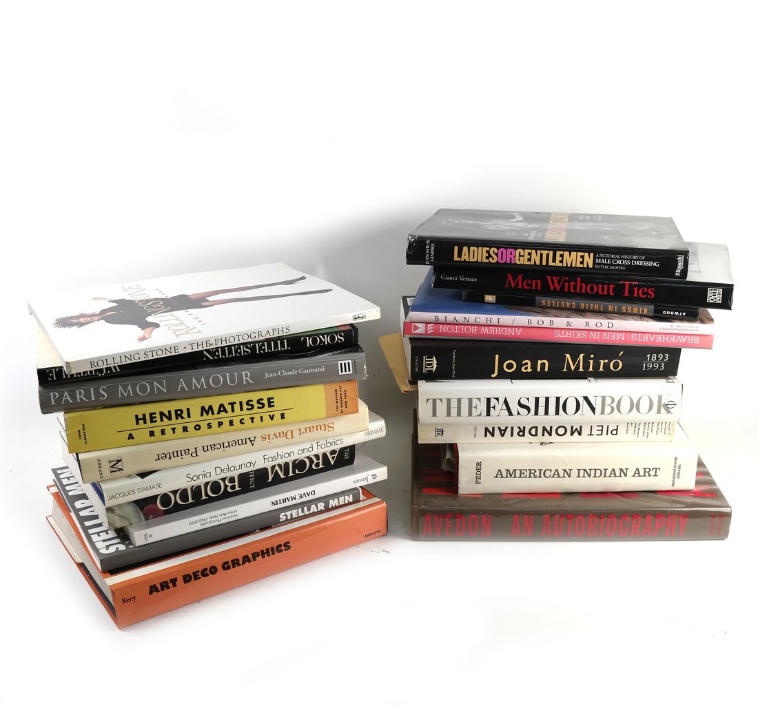 20 Coffee Table Art Books (1 of 10)