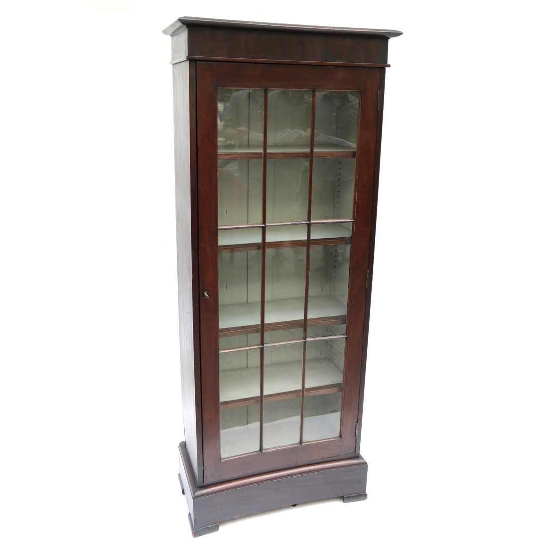 Georgian-Style Concave Vitrine (1 of 8)