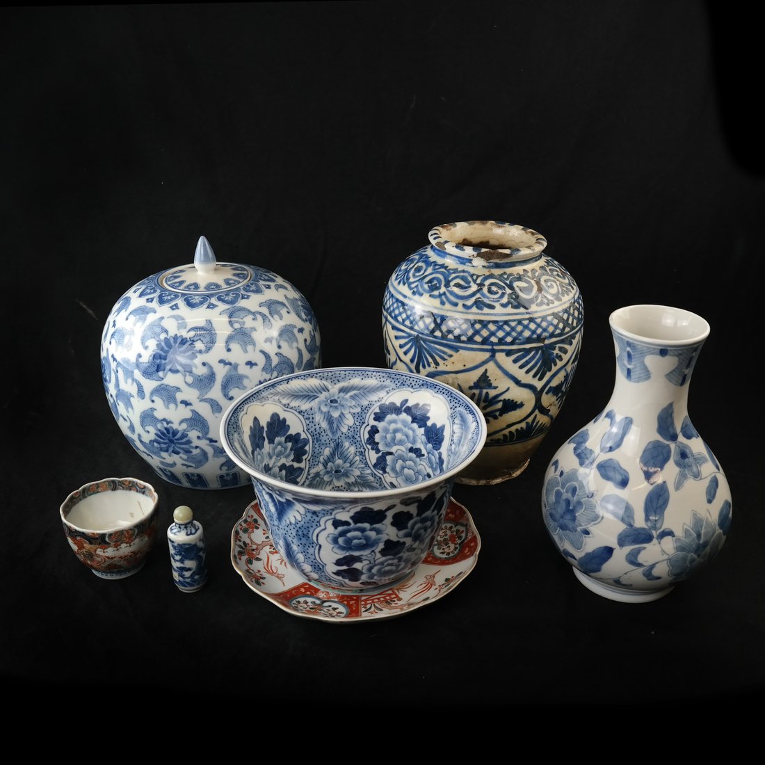 Seven Chinese Ceramic Items (1 of 10)
