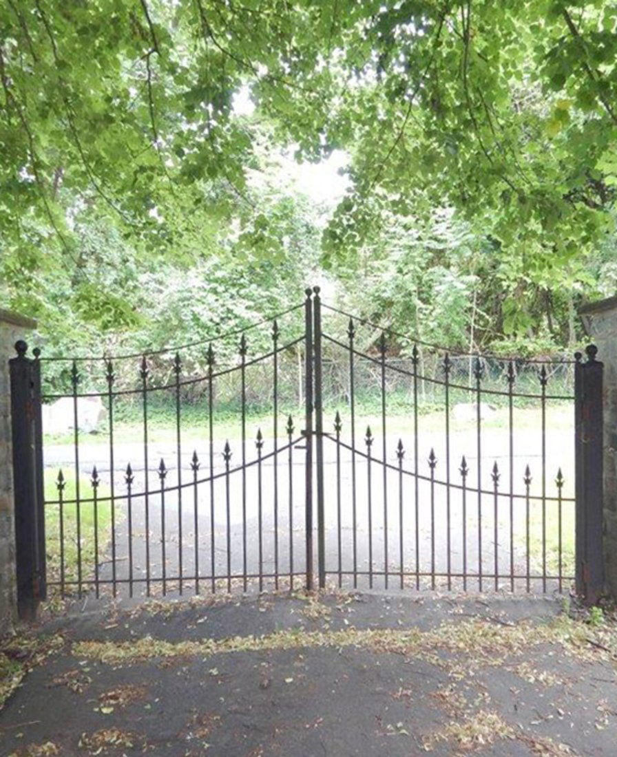 Pair of Cast and Wrought Iron Gates (1 of 4)