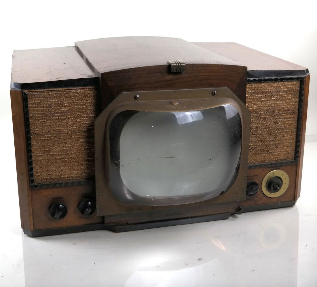 RCA Victor TV Model 630TS (1 of 10)