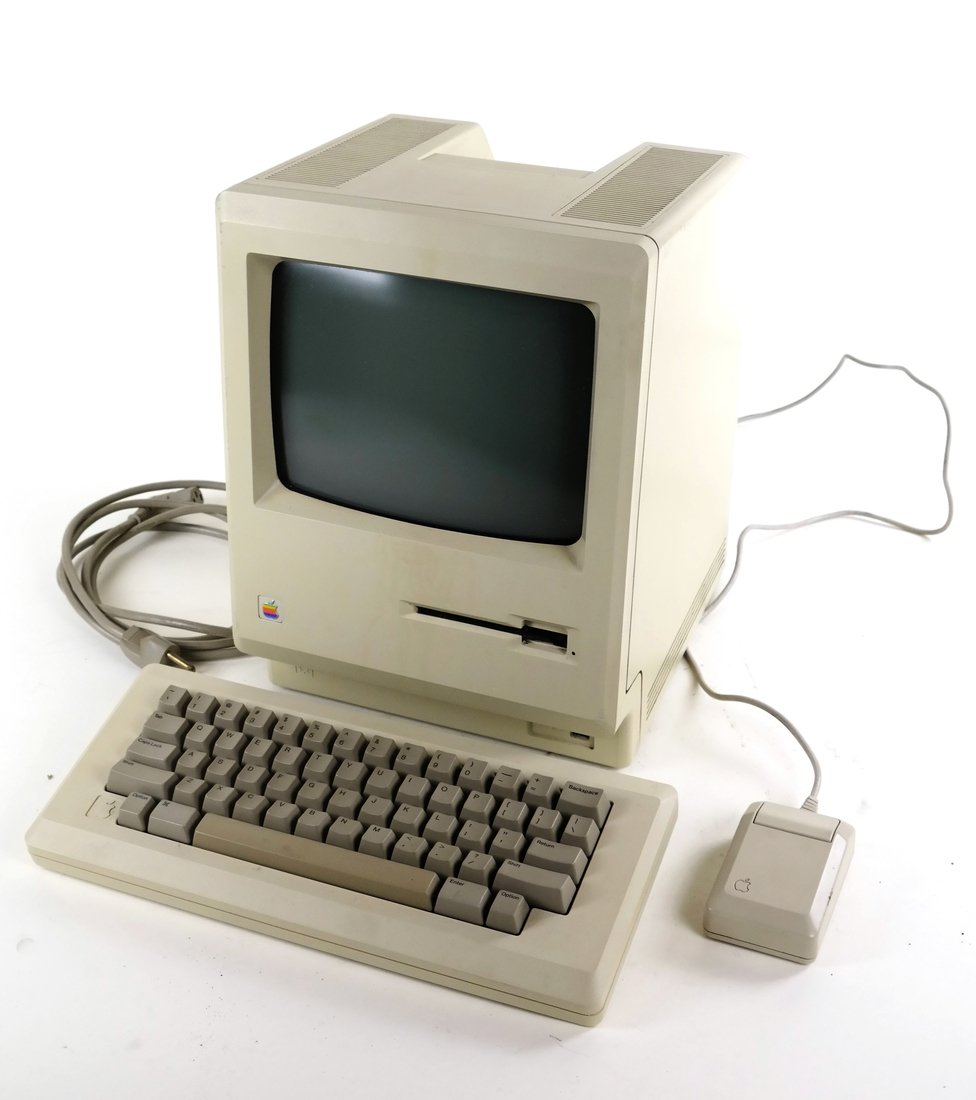 Original Macintosh with Carrying Case (1 of 9)