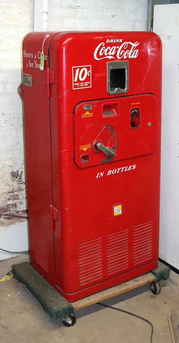 VMC 33 10¢ Vending Machine, Coca-Cola (1 of 10)