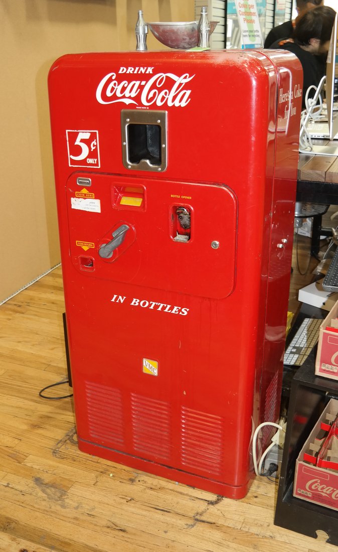 VMC 33 5¢ Vending Machine, Coca-Cola (1 of 9)