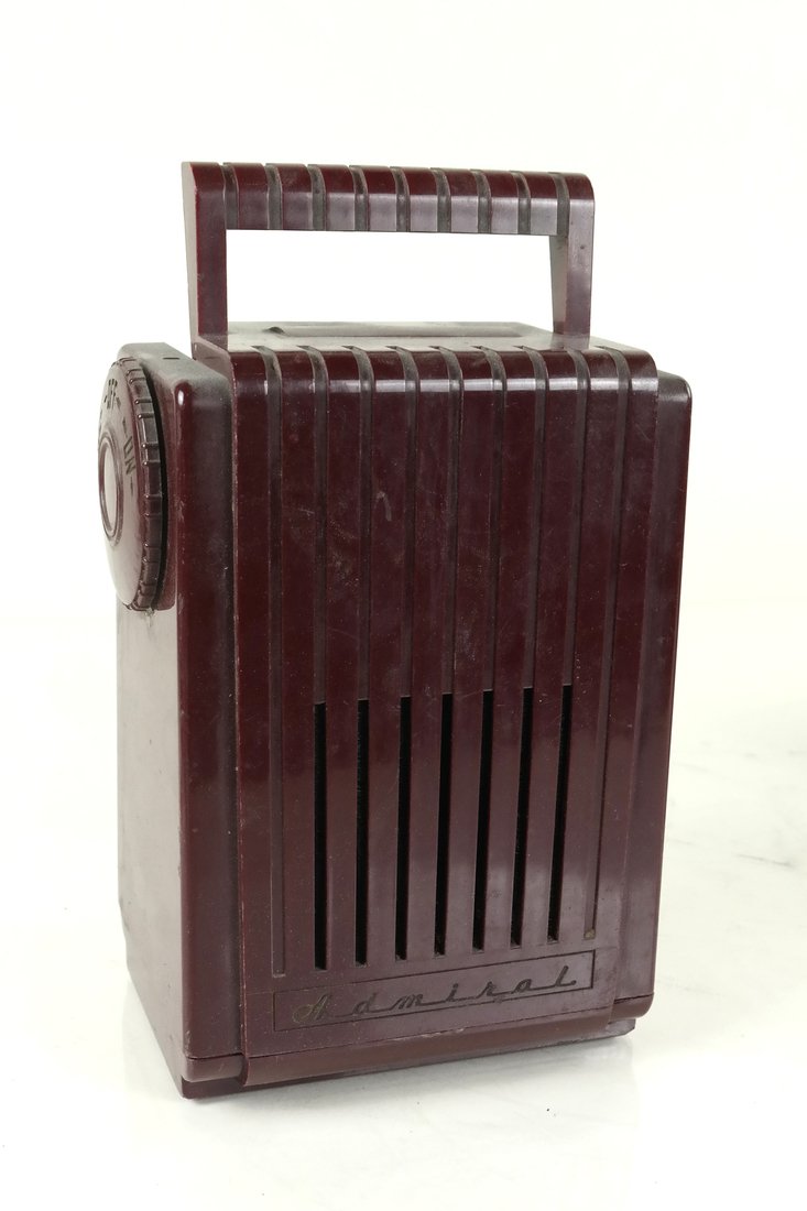 Admiral 'Petite' Portable Radio (1 of 5)