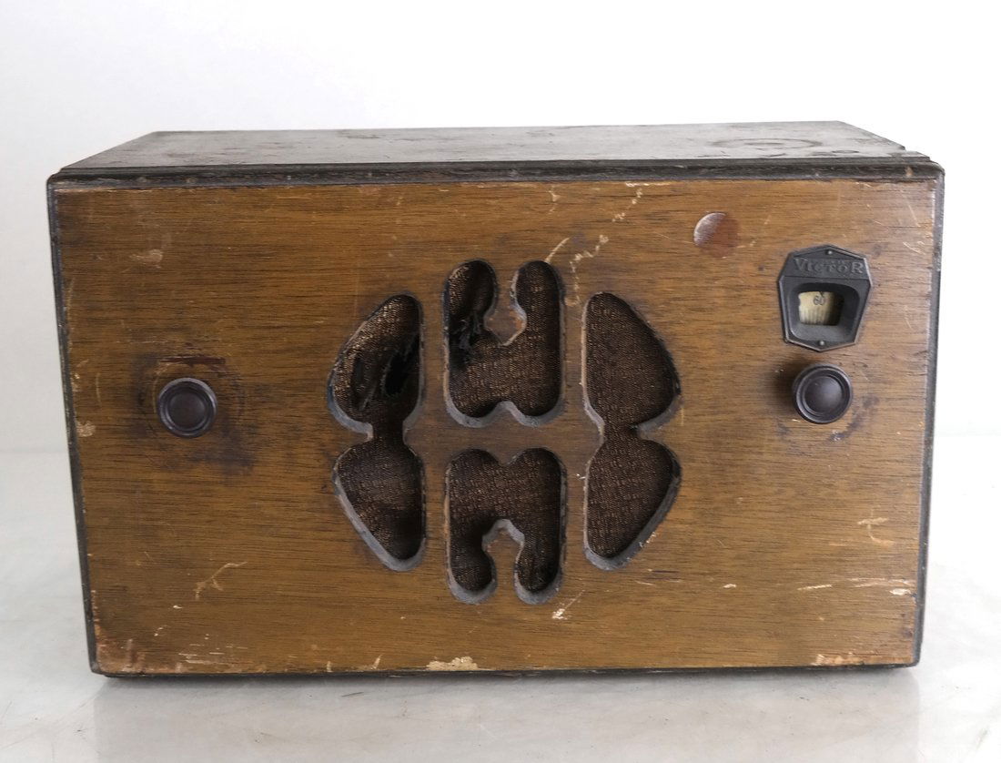 Victor Super 33 Radio (1 of 9)