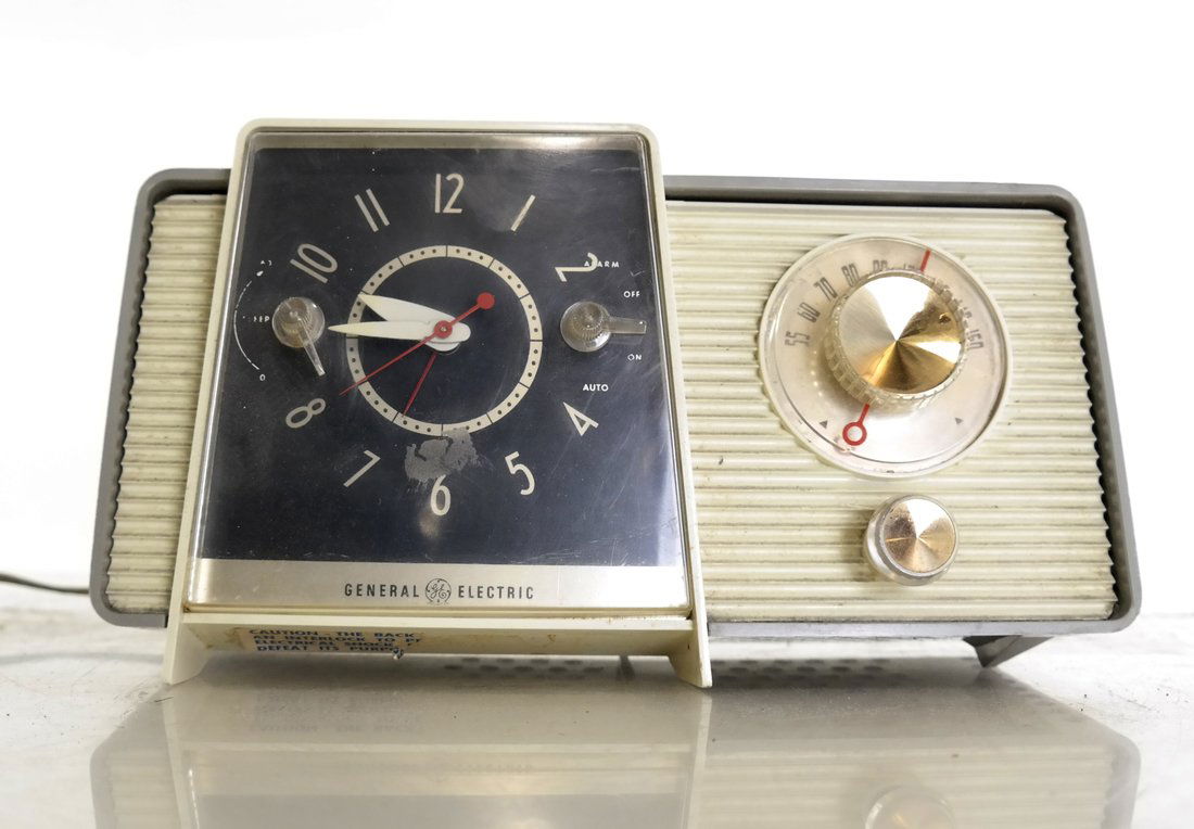 General Electric Radio, Model C406 (1 of 8)