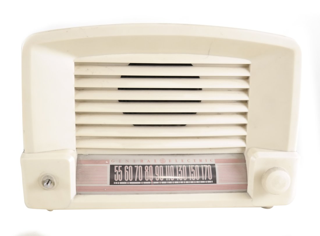 General Electric Radio, Model 114W (1 of 7)