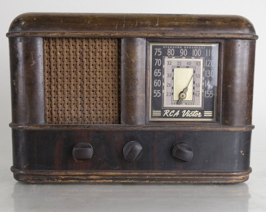 RCA Victor Radio, Model 46X13 (1 of 10)